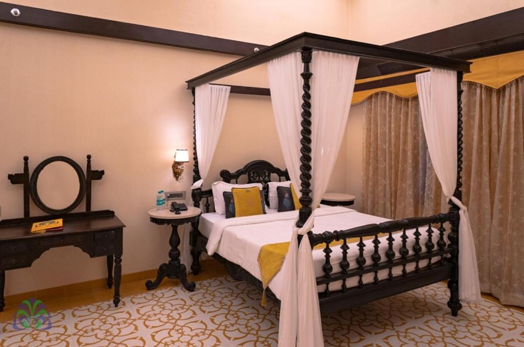 Hotel Basant Vihar Palace Bikaner Buitenkant foto