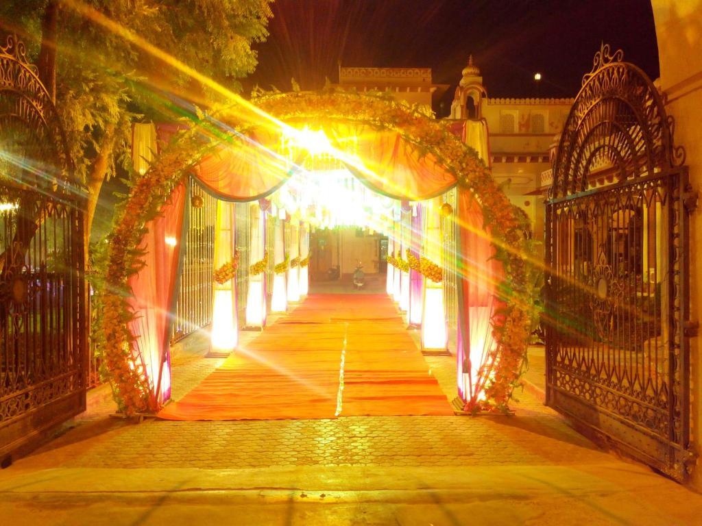Hotel Basant Vihar Palace Bikaner Buitenkant foto