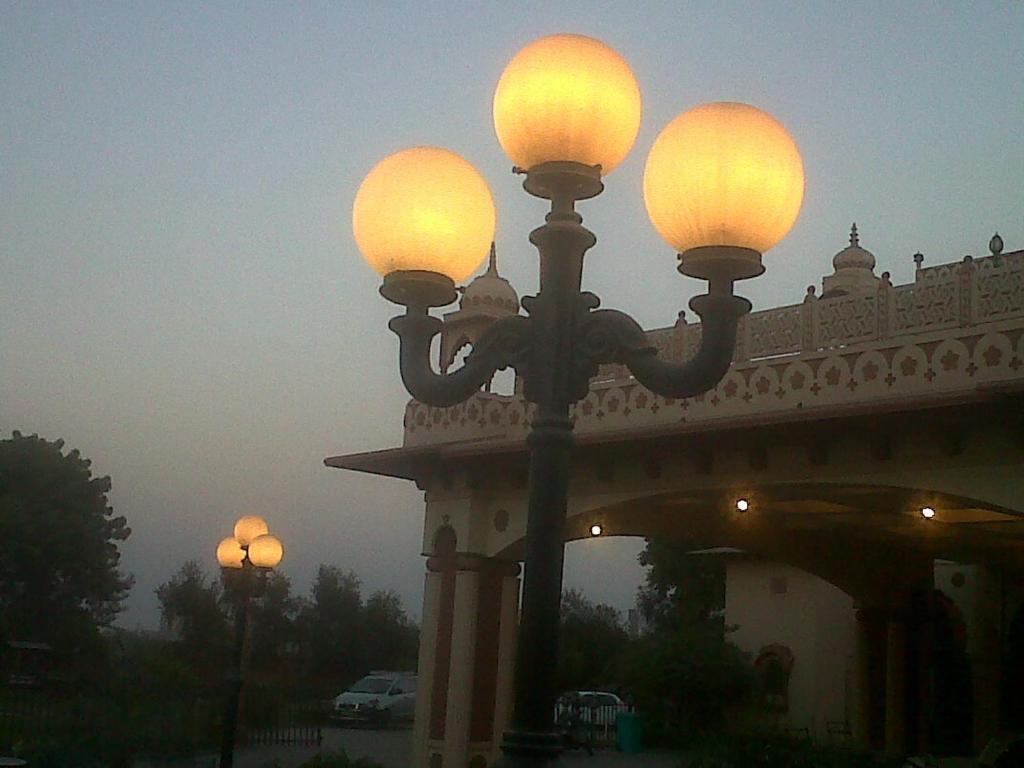 Hotel Basant Vihar Palace Bikaner Buitenkant foto
